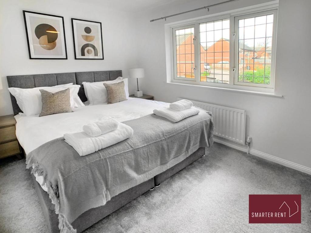 Knaphill - 2 Bedroom Terrace House - With Garden Brookwood Exteriör bild